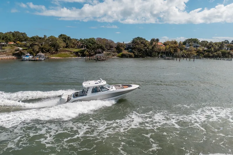 Slide: The Image of Boston Whaler 380 Realm 2024 - 6
