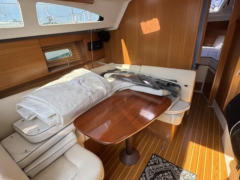 Slide: The Image of Catalina 315 2019 - 23