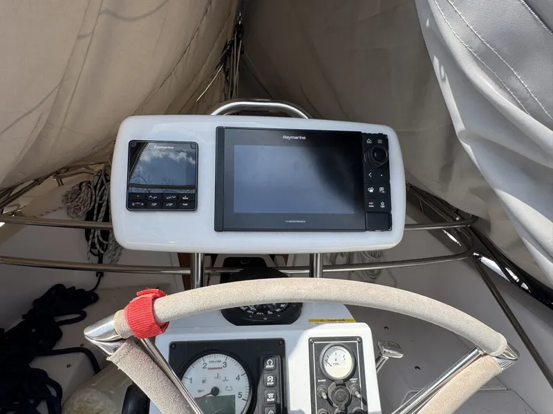 Slide: The Image of Catalina 315 2019 - 9