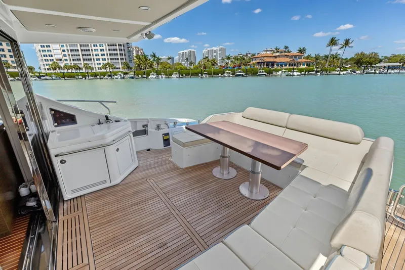 Slide: The Image of Azimut 55S 2015 - 25
