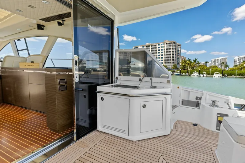 Slide: The Image of Azimut 55S 2015 - 31