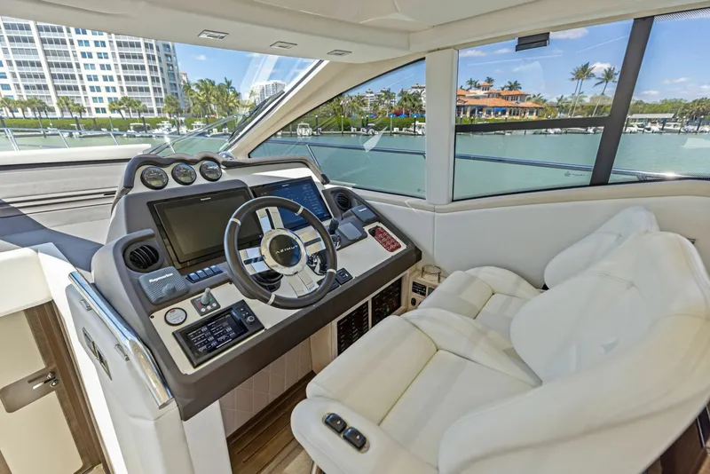 Slide: The Image of Azimut 55S 2015 - 35