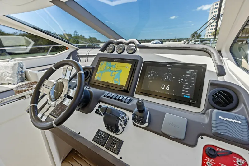 Slide: The Image of Azimut 55S 2015 - 36