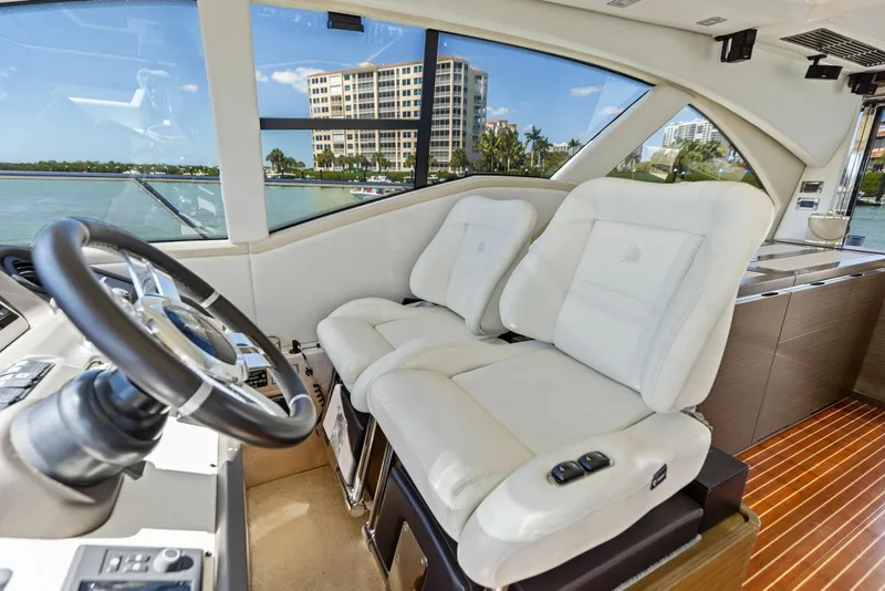 Slide: The Image of Azimut 55S 2015 - 37