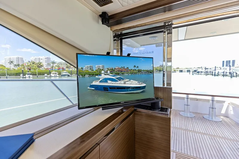 Slide: The Image of Azimut 55S 2015 - 52