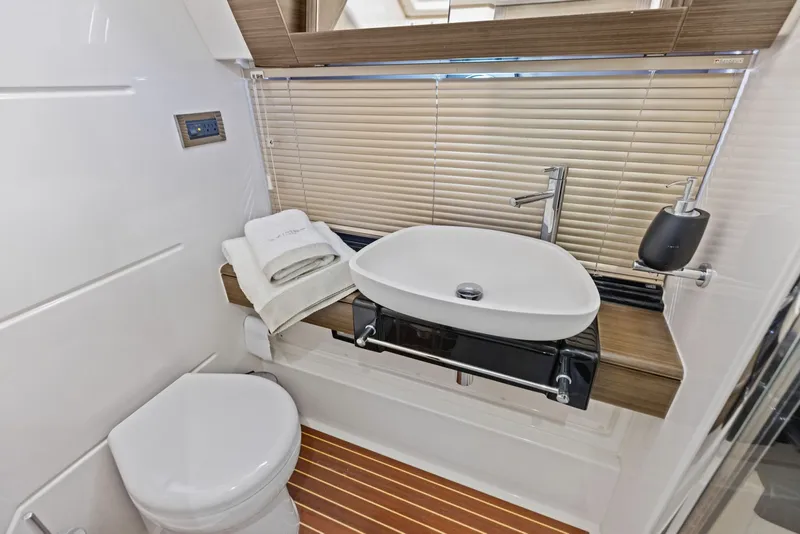 Slide: The Image of Azimut 55S 2015 - 72