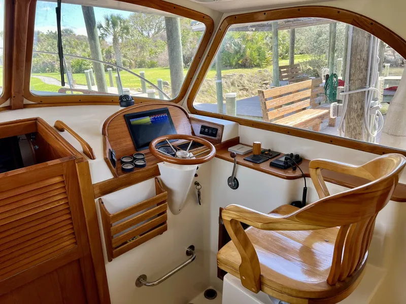 Slide: The Image of Hinckley Yachts Picnic Boat 36 Classic 1995 - 6