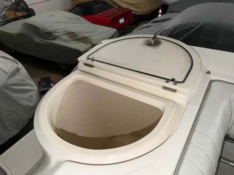 Slide: The Image of Boston Whaler 26 Conquest 2001 - 13