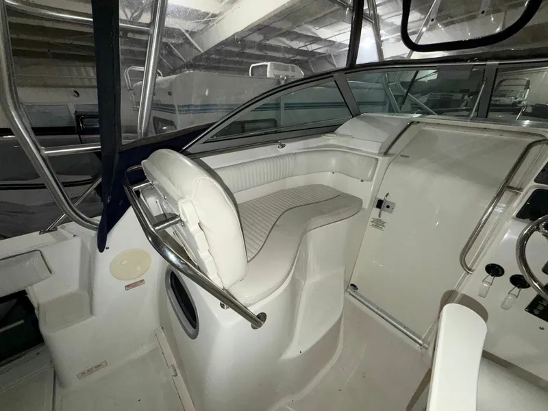 Slide: The Image of Boston Whaler 26 Conquest 2001 - 20