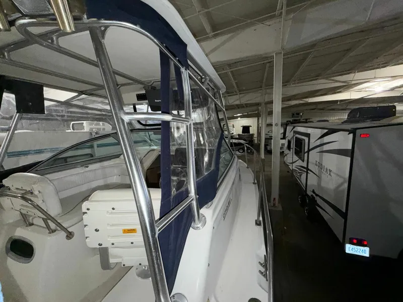 Slide: The Image of Boston Whaler 26 Conquest 2001 - 32
