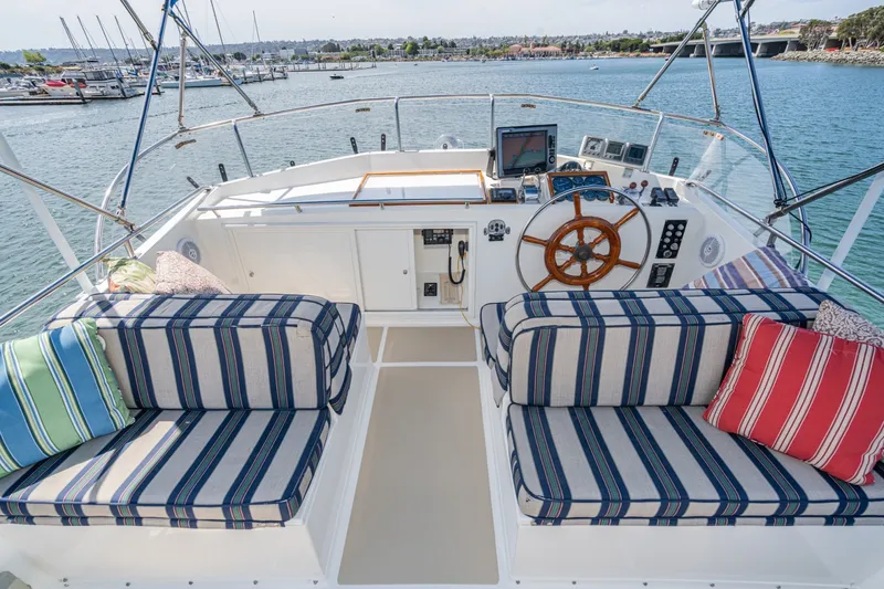 Slide: The Image of Grand Banks 47 motoryacht 1987 - 14