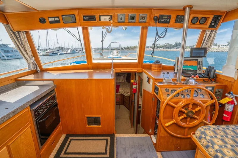 Slide: The Image of Grand Banks 47 motoryacht 1987 - 20
