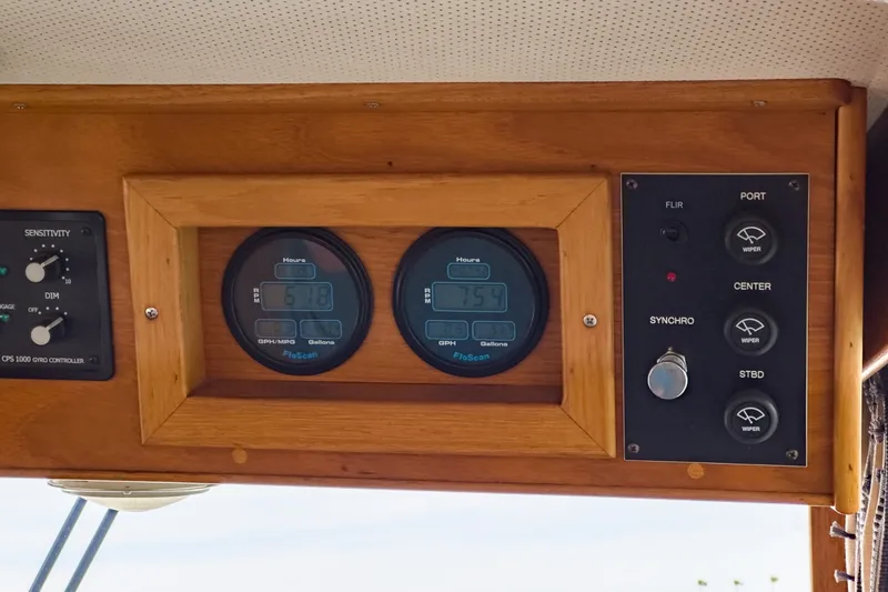 Slide: The Image of Grand Banks 47 motoryacht 1987 - 31