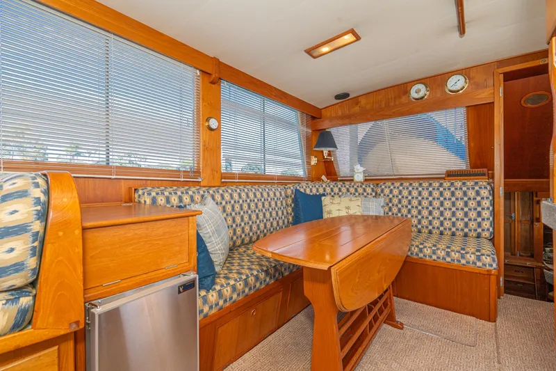Slide: The Image of Grand Banks 47 motoryacht 1987 - 45