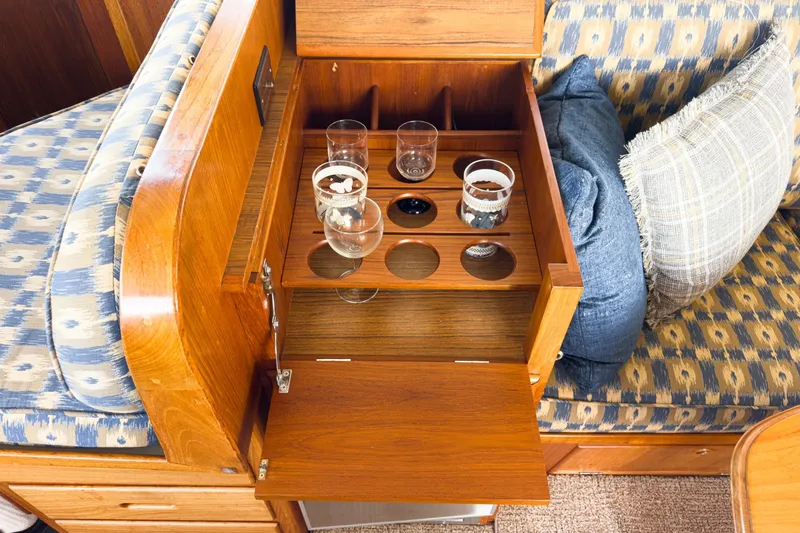 Slide: The Image of Grand Banks 47 motoryacht 1987 - 47