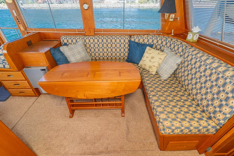 Slide: The Image of Grand Banks 47 motoryacht 1987 - 49