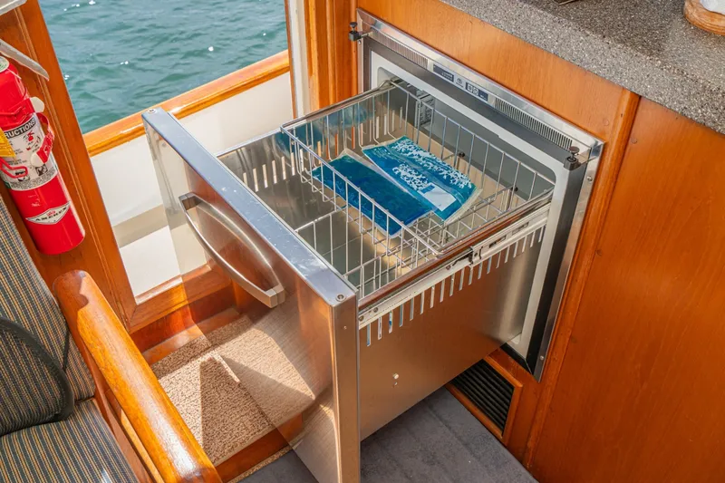 Slide: The Image of Grand Banks 47 motoryacht 1987 - 51