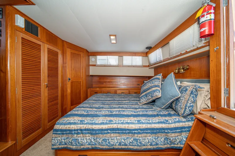 Slide: The Image of Grand Banks 47 motoryacht 1987 - 57