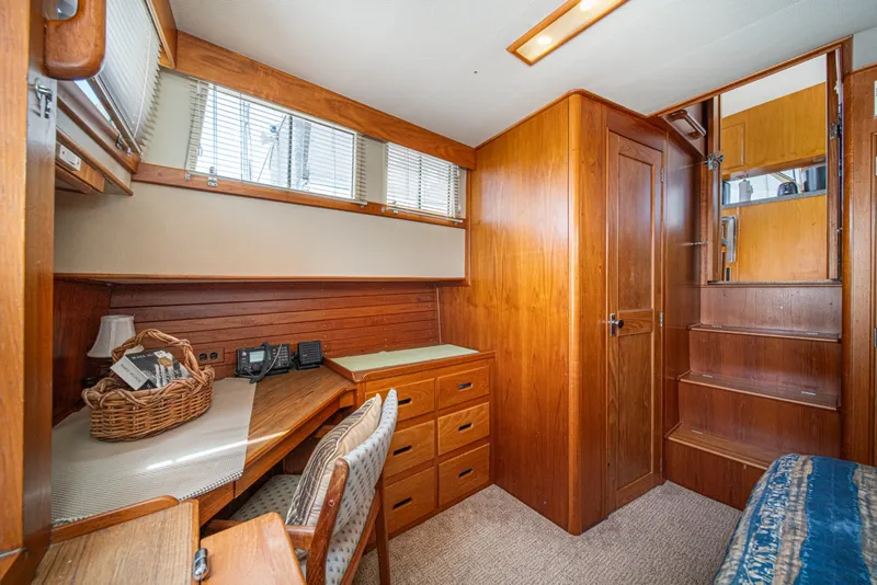 Slide: The Image of Grand Banks 47 motoryacht 1987 - 60
