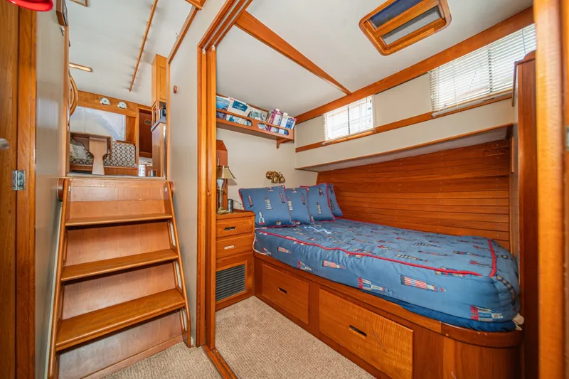 Slide: The Image of Grand Banks 47 motoryacht 1987 - 67