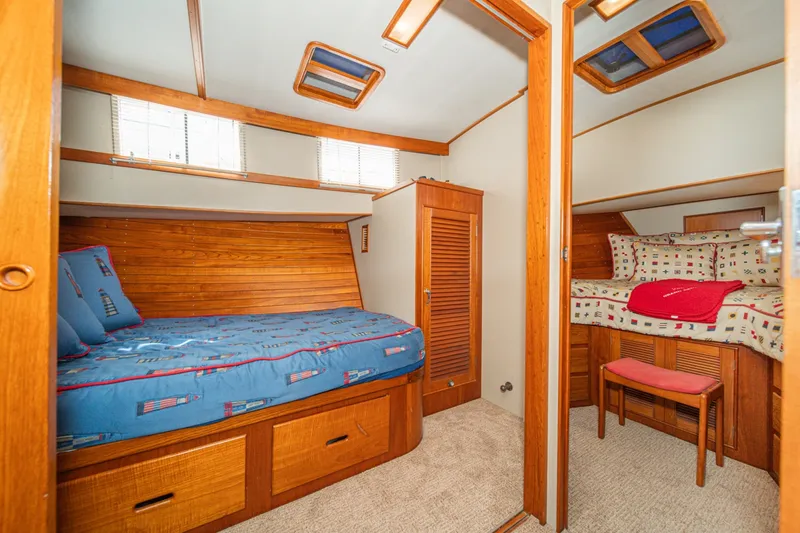 Slide: The Image of Grand Banks 47 motoryacht 1987 - 70