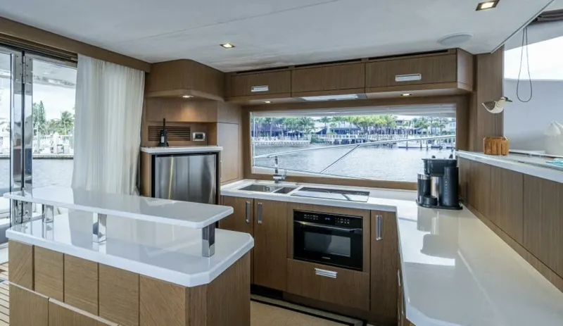 Slide: The Image of Galeon 550 Fly 2020 - 11