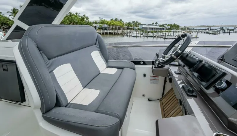 Slide: The Image of Galeon 550 Fly 2020 - 19