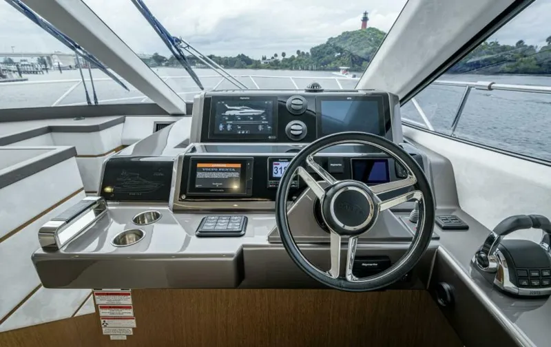 Slide: The Image of Galeon 550 Fly 2020 - 3
