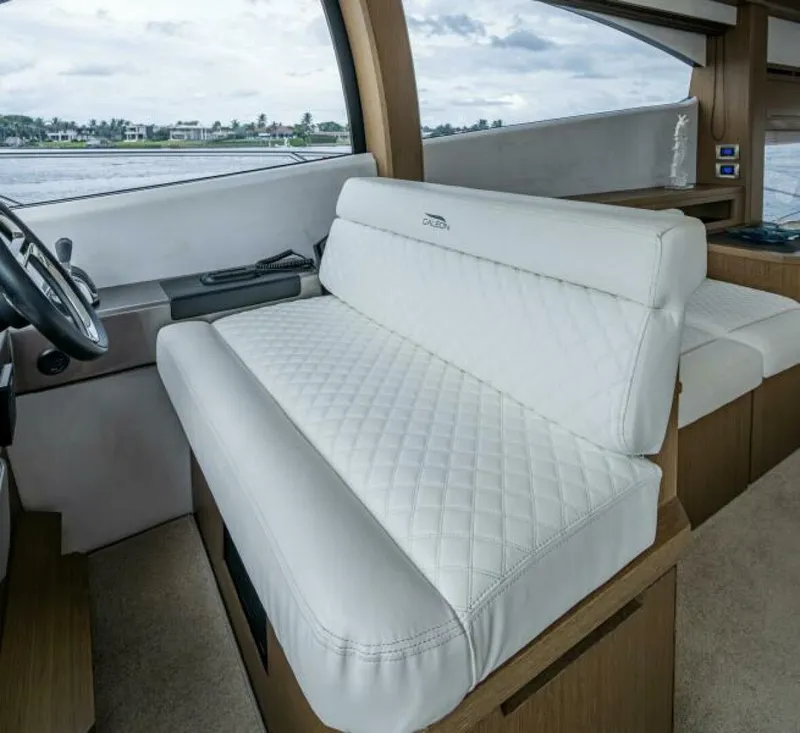 Slide: The Image of Galeon 550 Fly 2020 - 5