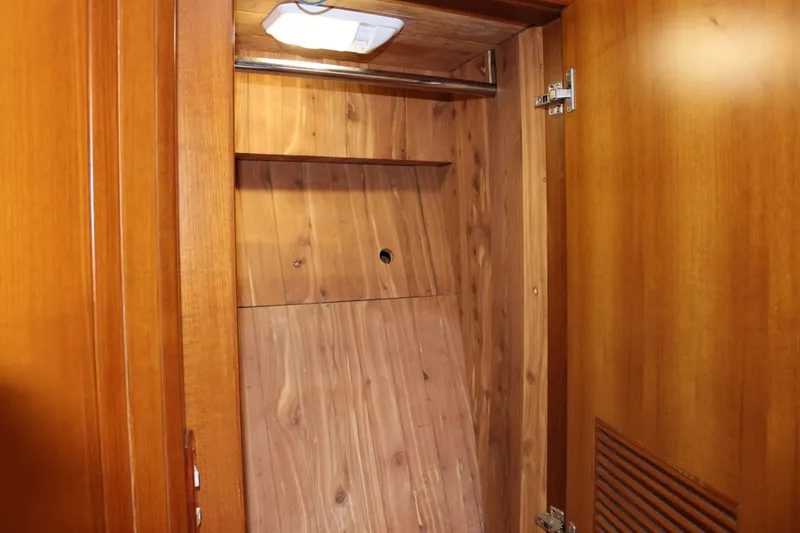 Slide: The Image of Jefferson Motor Yacht 2007 - 16