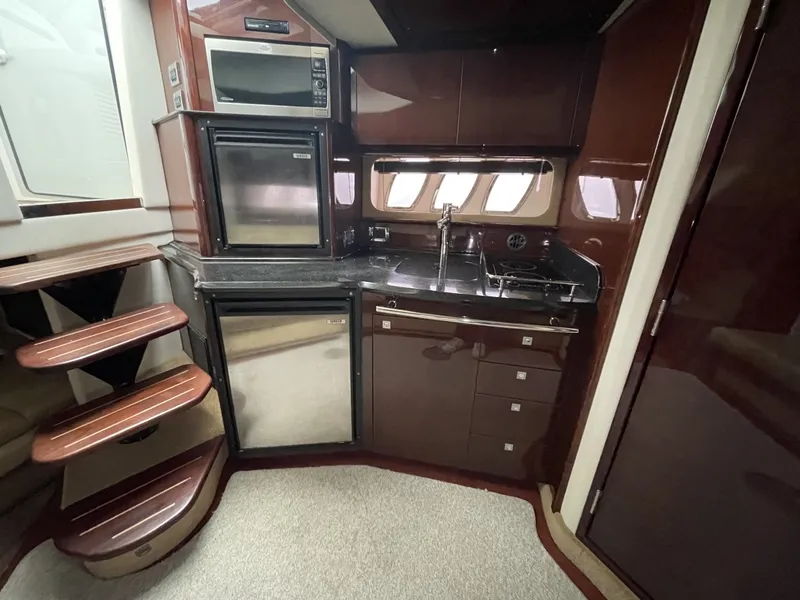 Slide: The Image of Sea Ray 390 Sundancer 2010 - 13