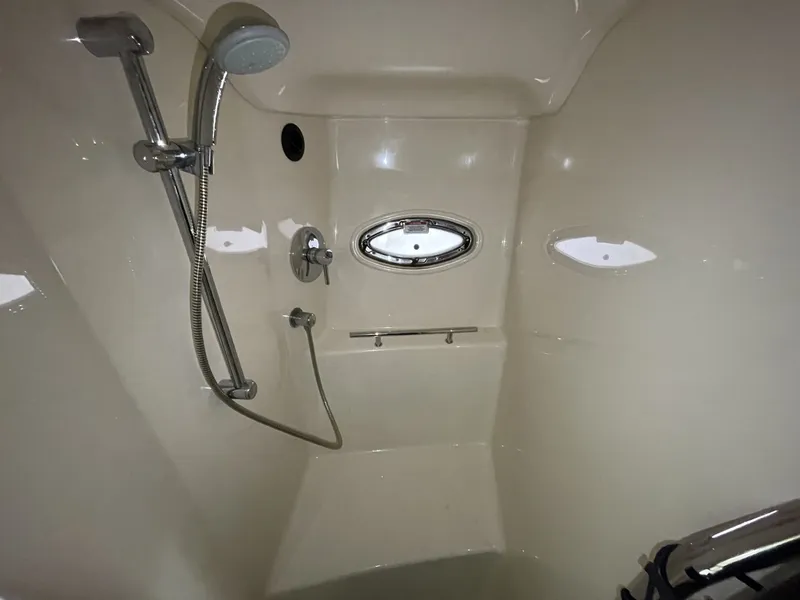 Slide: The Image of Sea Ray 390 Sundancer 2010 - 16