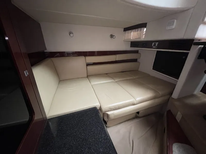 Slide: The Image of Sea Ray 390 Sundancer 2010 - 17