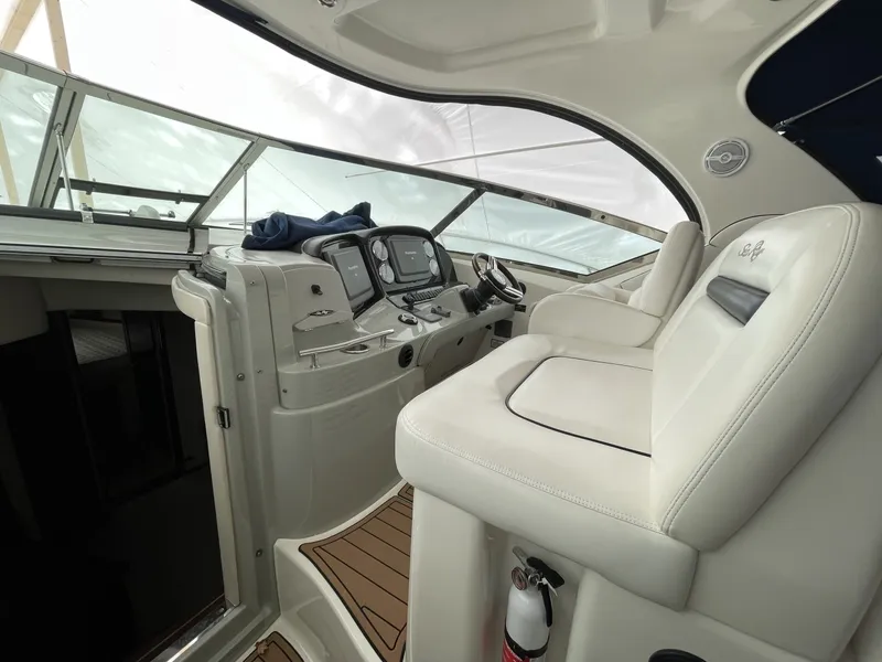 Slide: The Image of Sea Ray 390 Sundancer 2010 - 6