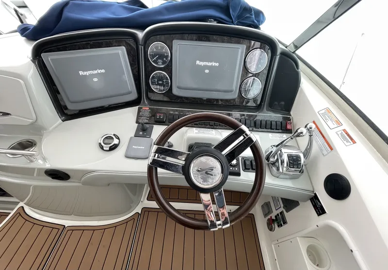 Slide: The Image of Sea Ray 390 Sundancer 2010 - 7