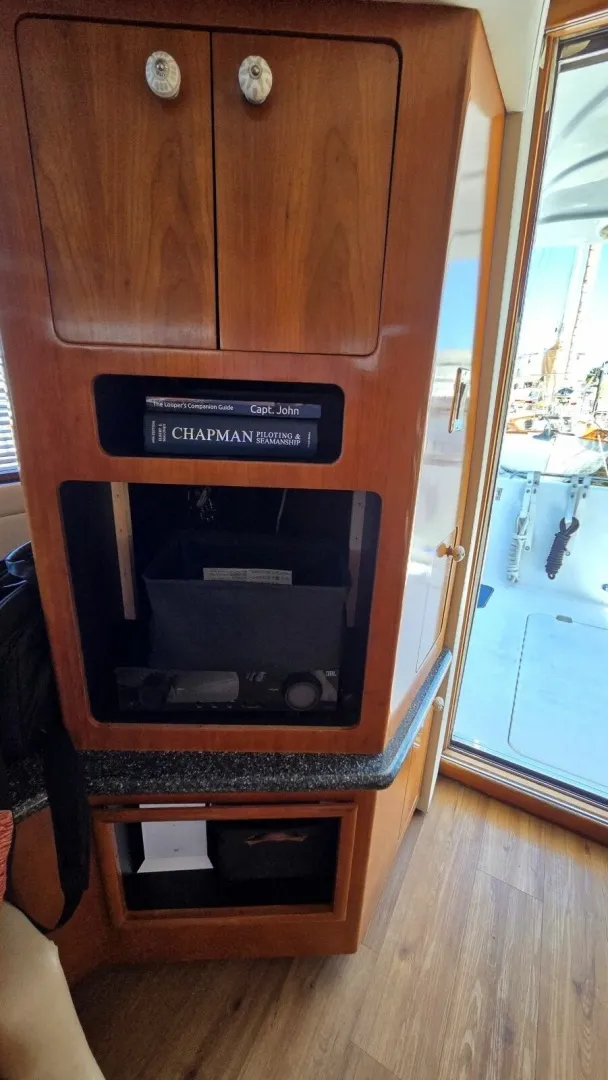 Slide: The Image of Carver Yachts 450 Voyager Pilothouse 2000 - 40