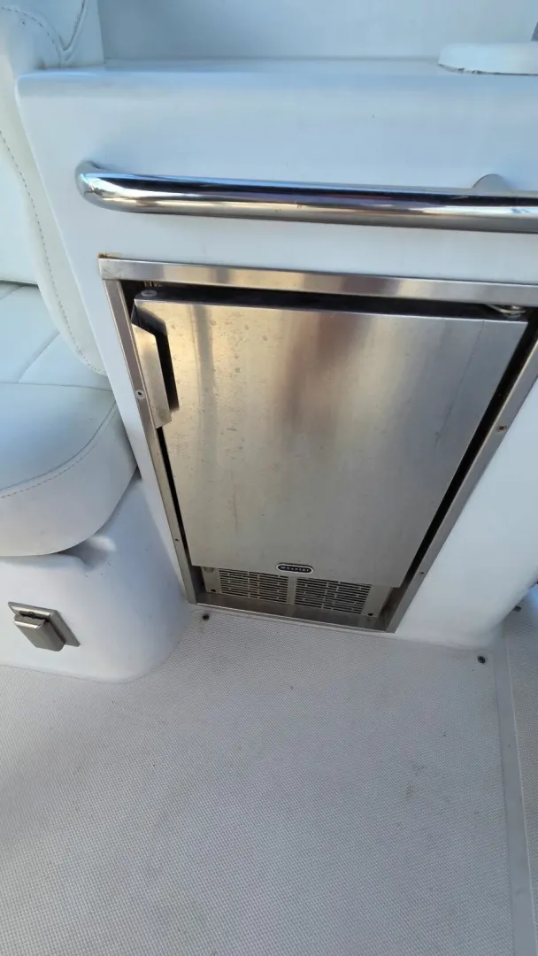 Slide: The Image of Carver Yachts 450 Voyager Pilothouse 2000 - 48