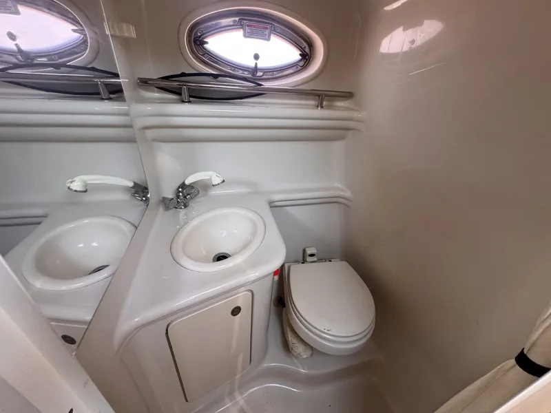 Slide: The Image of Sea Ray 260 Sundancer 2006 - 18