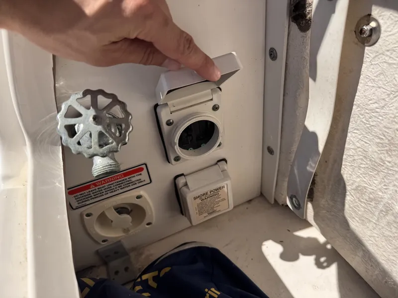 Slide: The Image of Sea Ray 260 Sundancer 2006 - 9