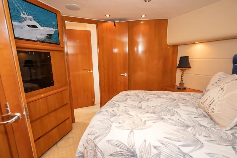 Slide: The Image of Hatteras 60 Convertible 2001 - 27