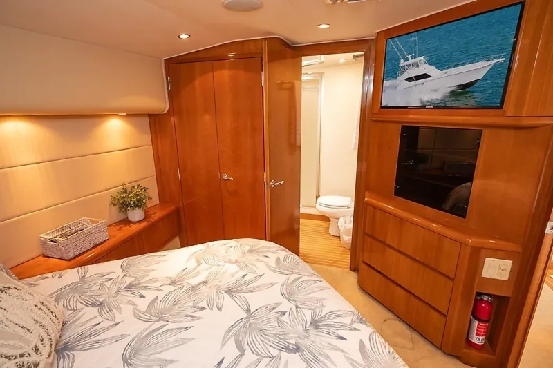 Slide: The Image of Hatteras 60 Convertible 2001 - 28