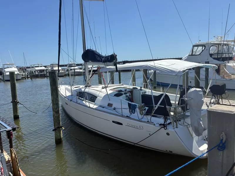 The Image of Beneteau Oceanis 43 2008 - 0
