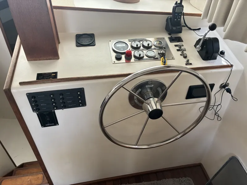 Slide: The Image of Duffy 35 Flybridge 1989 - 7