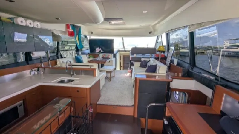 Slide: The Image of Prestige 550 Fly 2013 - 3