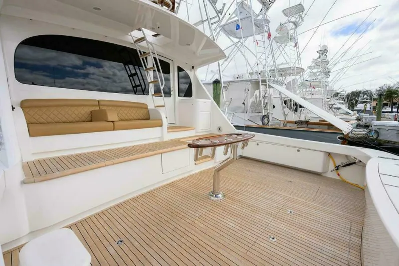 Slide: The Image of Viking 72 Convertible 2021 - 30