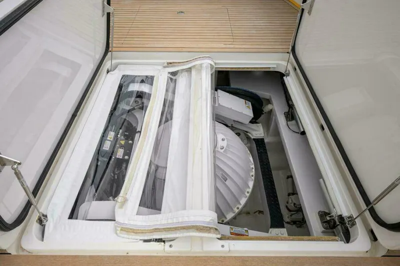Slide: The Image of Viking 72 Convertible 2021 - 33