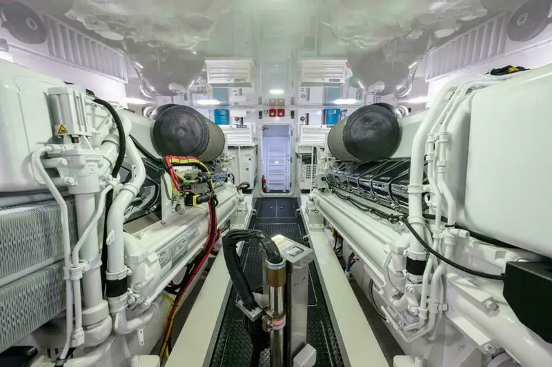 Slide: The Image of Viking 72 Convertible 2021 - 37