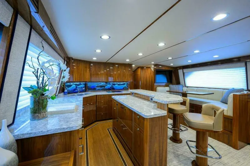 Slide: The Image of Viking 72 Convertible 2021 - 4