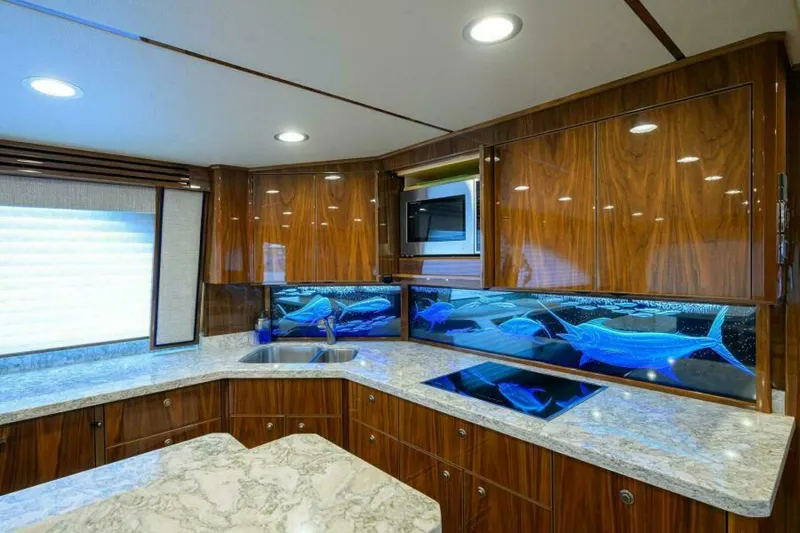 Slide: The Image of Viking 72 Convertible 2021 - 6
