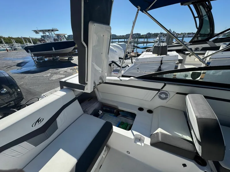 Slide: The Image of Monterey M-205 2020 - 10